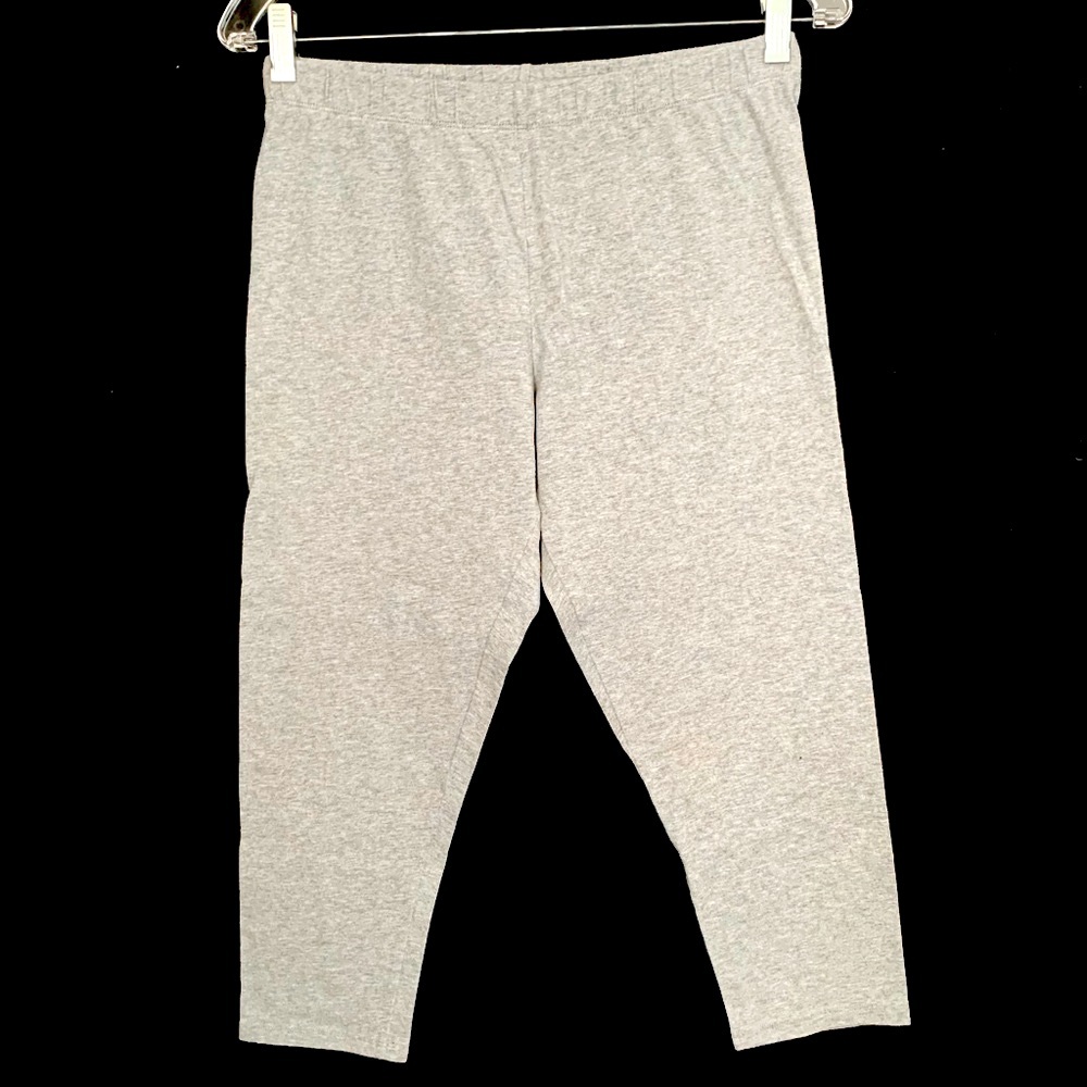 No Boundaries Heather Grey Capri Leggings